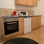 Holland Rd Service Studio
