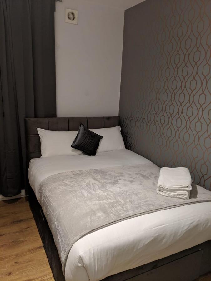 Holland Rd Service Studio Aparthotel *