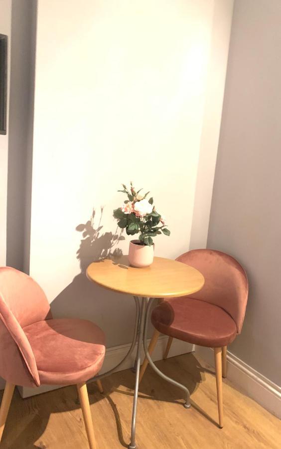 Aparthotel Holland Rd Service Studio *
