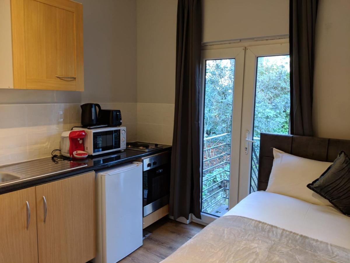 Aparthotel Holland Rd Service Studio *
