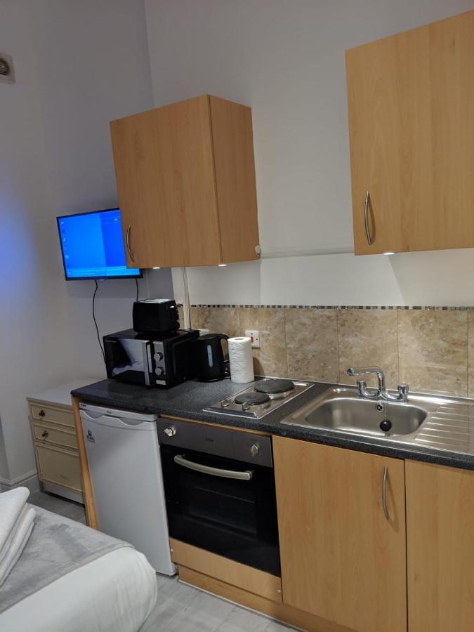 Holland Rd Service Studio Aparthotel London