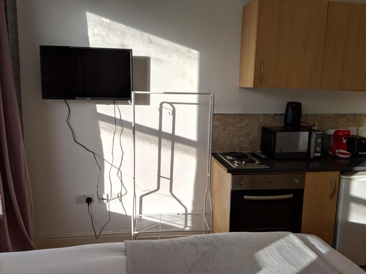 Aparthotel Holland Rd Service Studio *