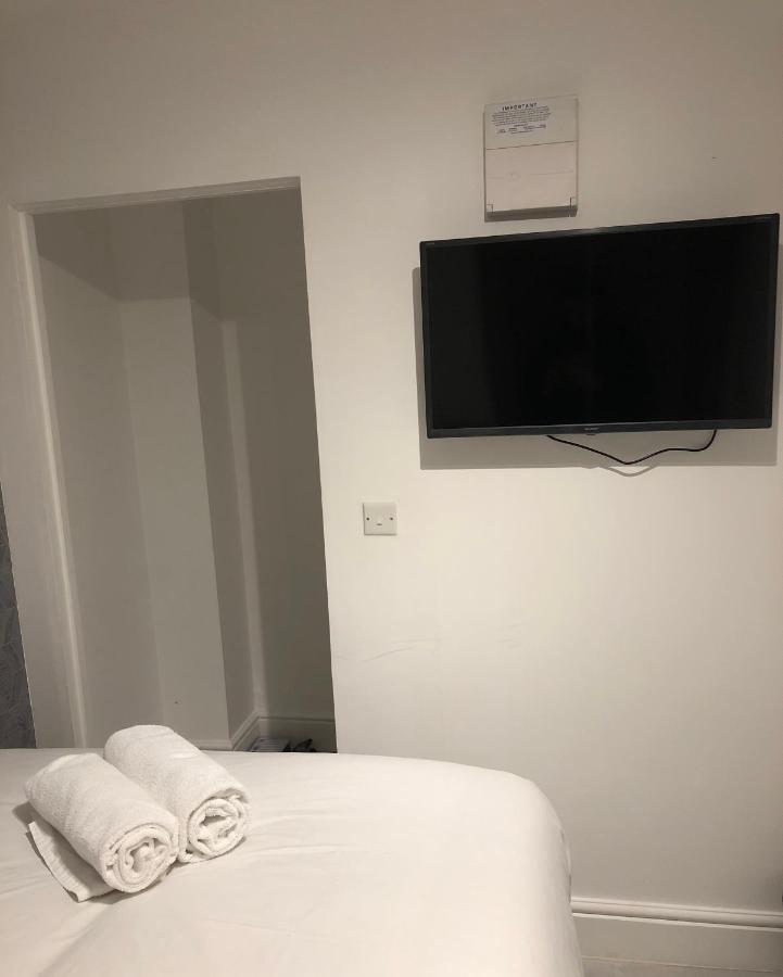 Holland Rd Service Studio * Londra