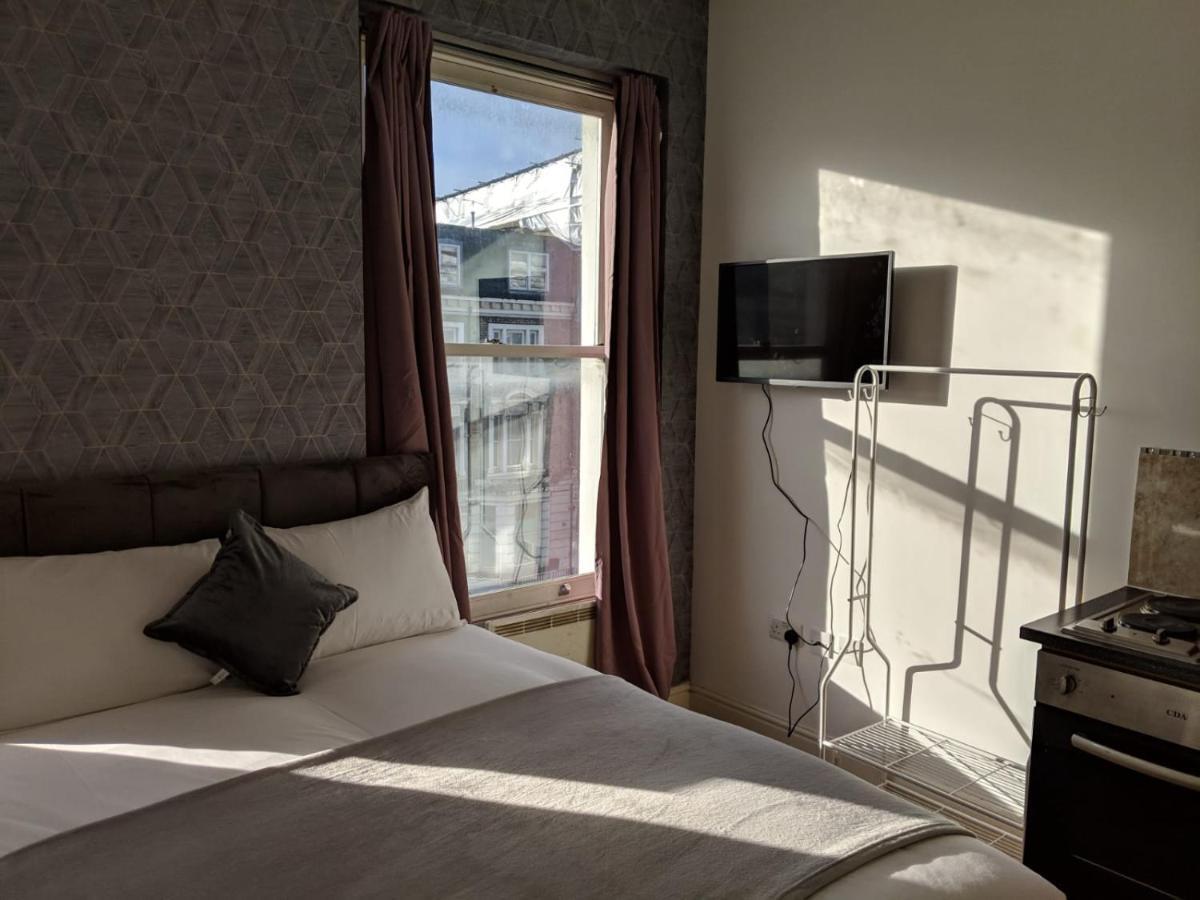Holland Rd Service Studio Aparthotel *