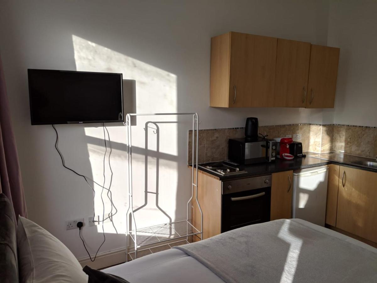 Aparthotel Holland Rd Service Studio *