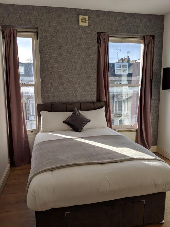 Holland Rd Service Studio * London